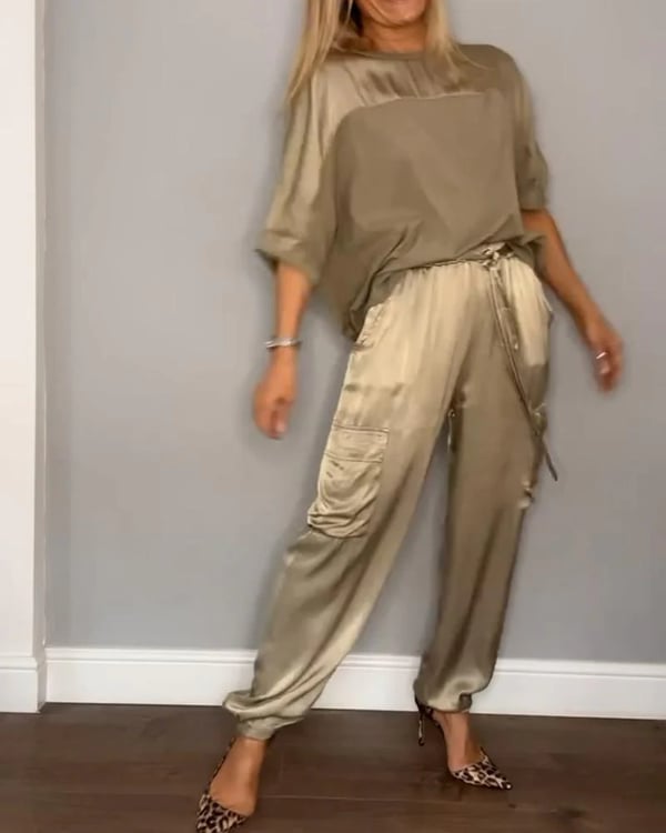 VALENTINA - ROBE EN SATIN AVEC PANTALON À DEMI-MANCHES