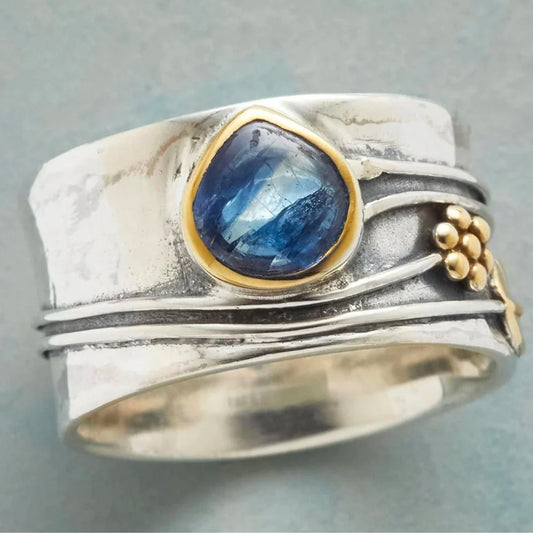 Bague vintage en argent avec cristal bleu